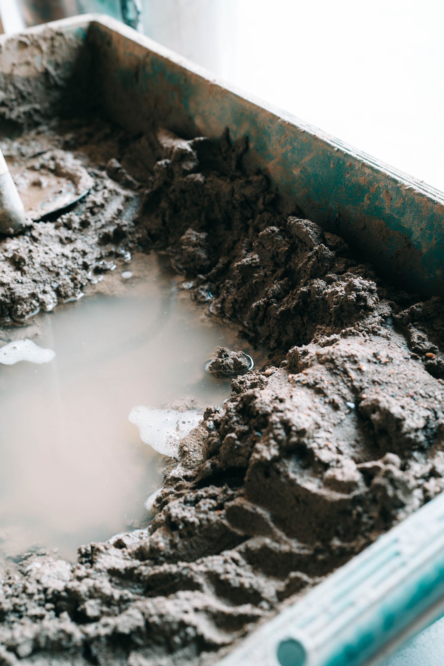 左官とは？ —— 土と手が織りなす、呼吸するアート。