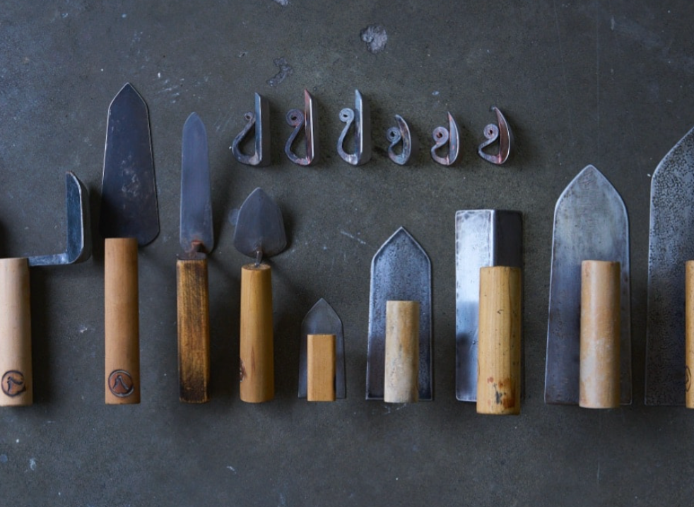 左官とは？ —— 土と手が織りなす、呼吸するアート。