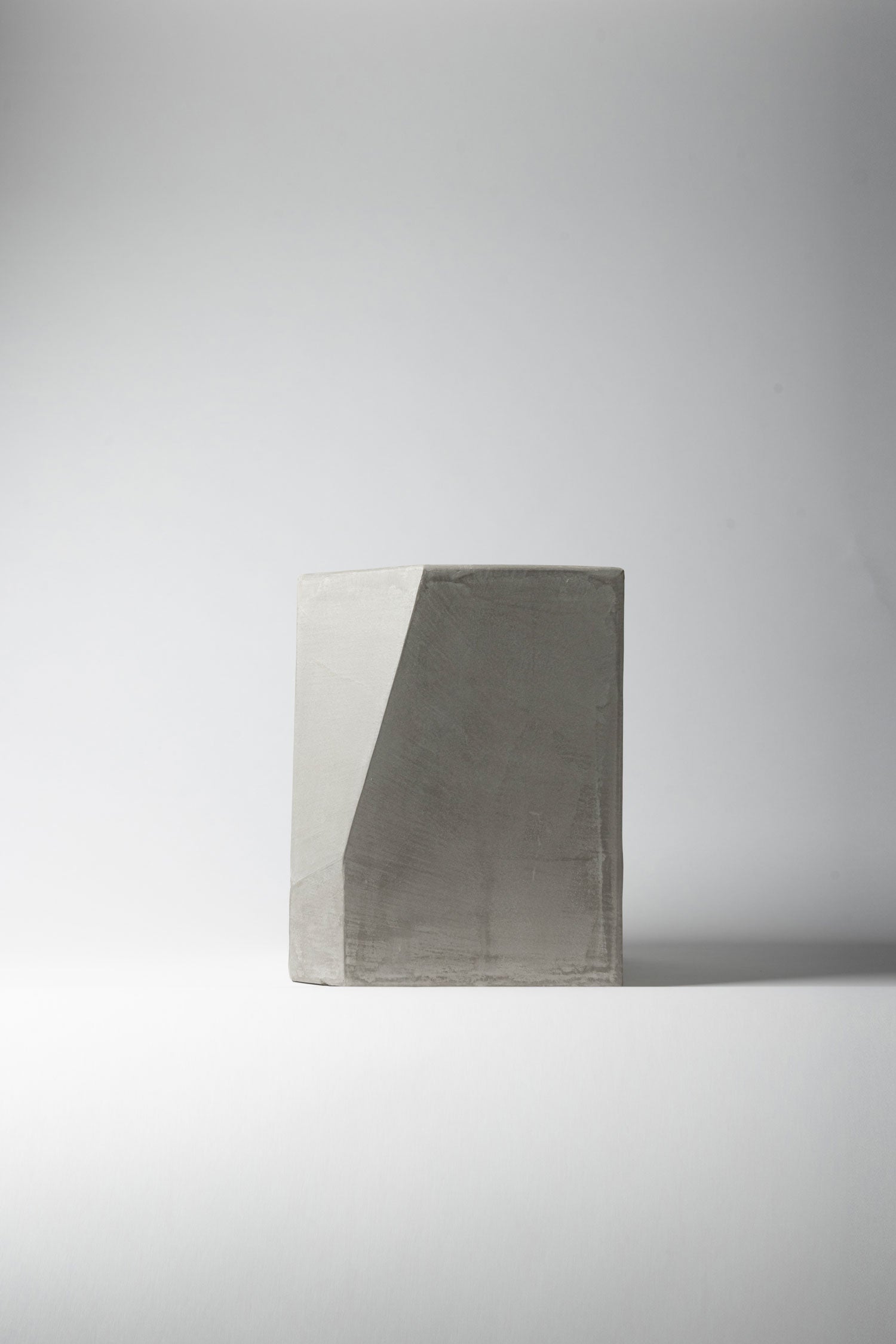 角影 KAKUEI / モノリス・ディスプレイテーブル