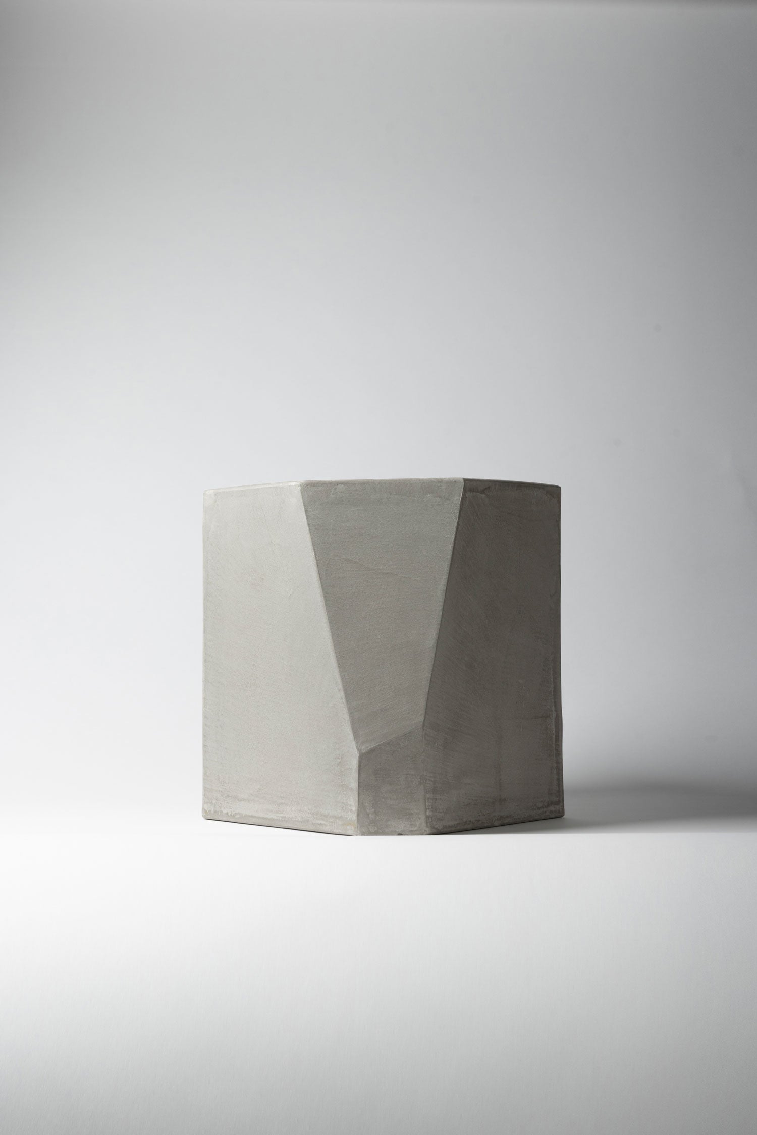 角影 KAKUEI / モノリス・ディスプレイテーブル