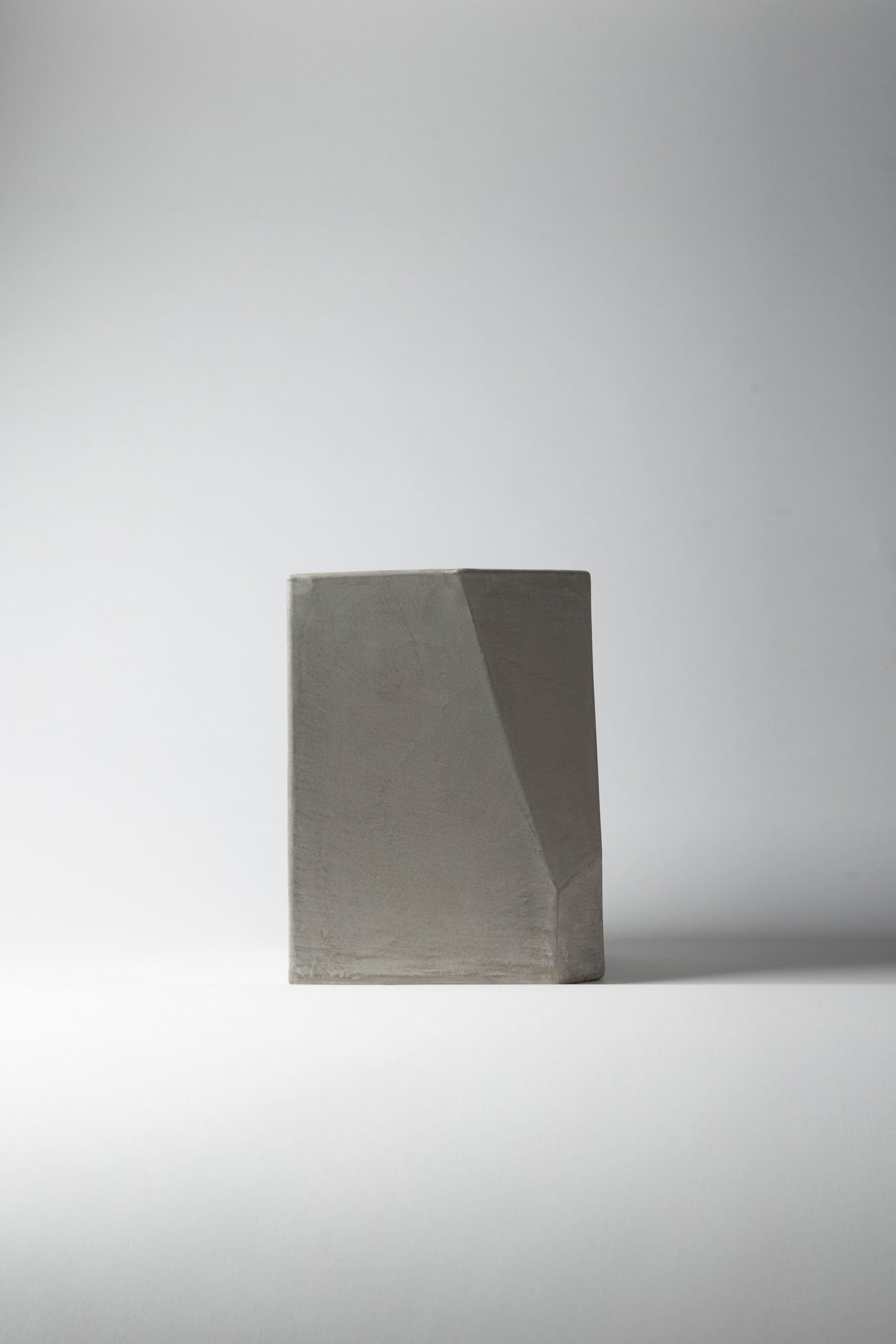 角影 KAKUEI / モノリス・ディスプレイテーブル